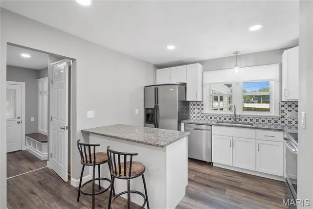 $3,195 | 180 Doorack Lane, St. Louis, MO 63122