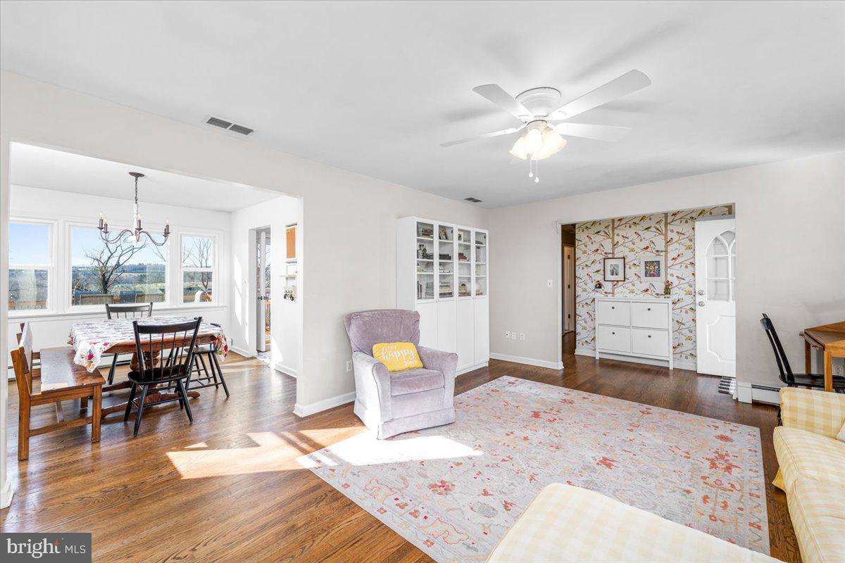 231 Pittstown Road Pittstown, NJ 08867 - Photo 21 of 32 LIVING ROOM/DINING ROOM