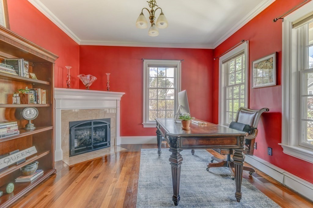 8 Robinson Road Medfield, MA 02052 - Photo 4 of 41 Gallery Image 4