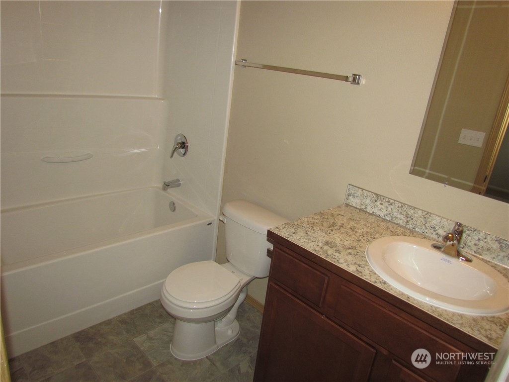 248 Burchett Road, Unit 40 Onalaska, WA 98570 - Photo 8 of 13 Gallery Image 8
