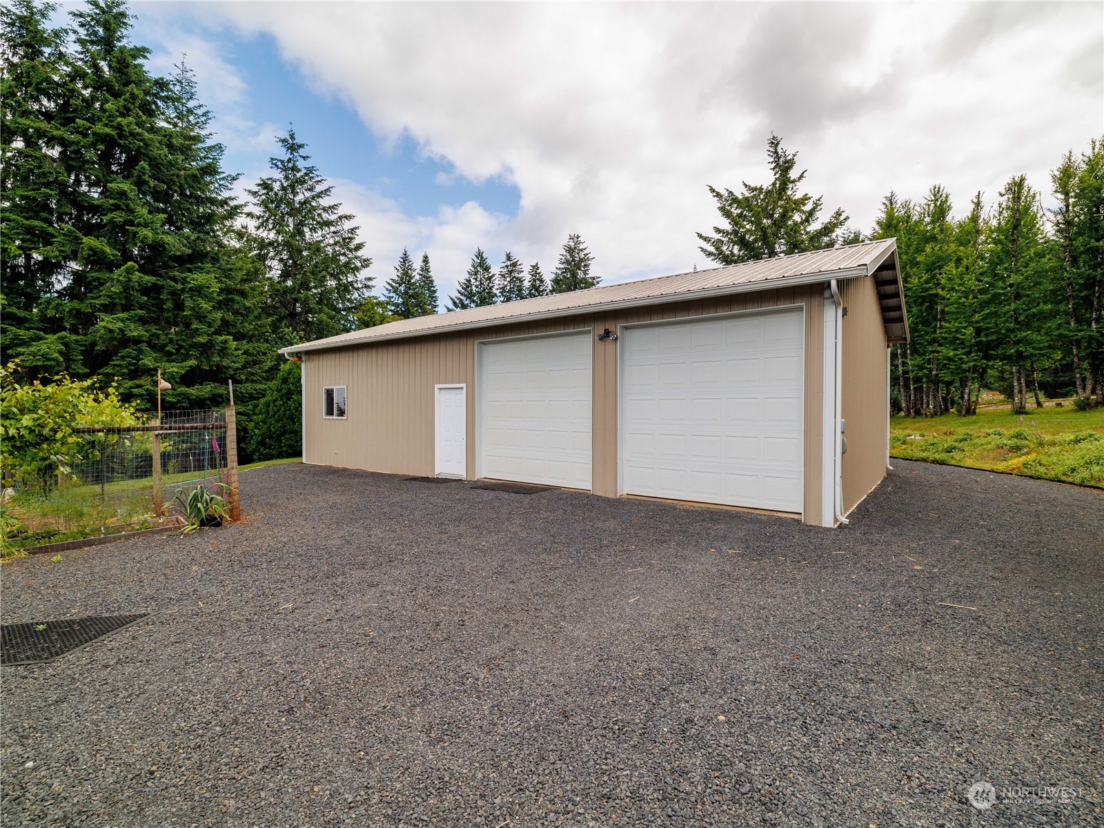269 Curtis Hill Road Chehalis, WA 98532 - Photo 27 of 38 a view of a house with backyard and garden