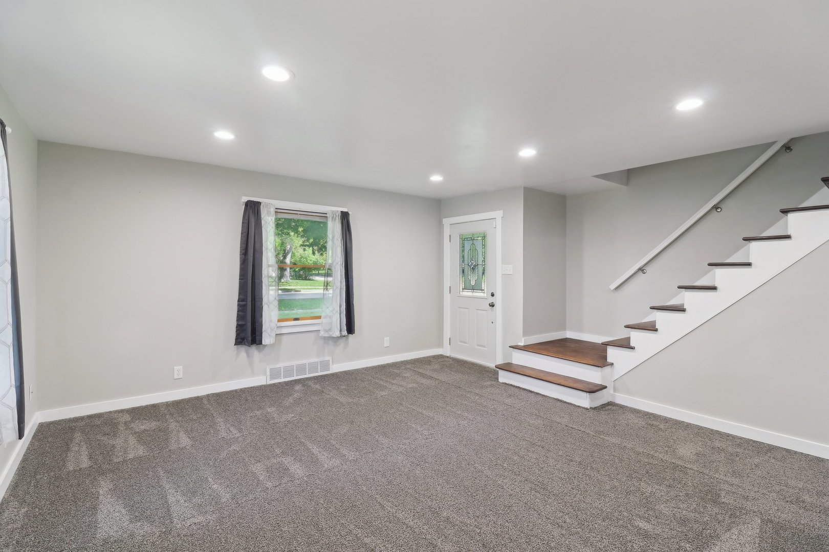 361 Highland Road Grayslake, IL 60030 - Photo 3 of 34 Gallery Image 3