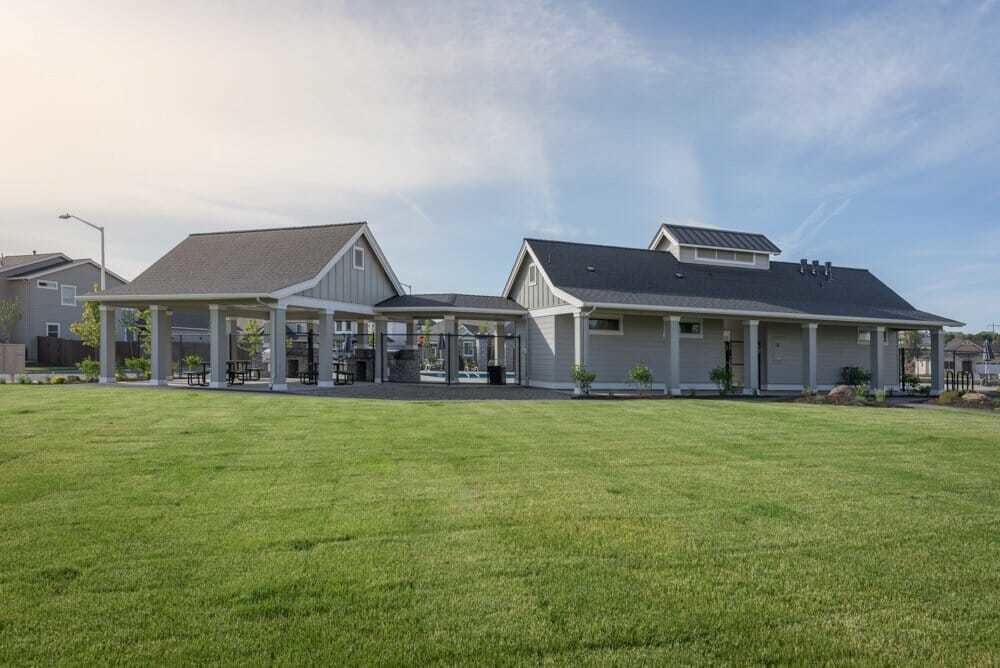4564 Southwest 37th Street Redmond, OR 97756 - Photo 17 of 20 20200712182656166590000000-o