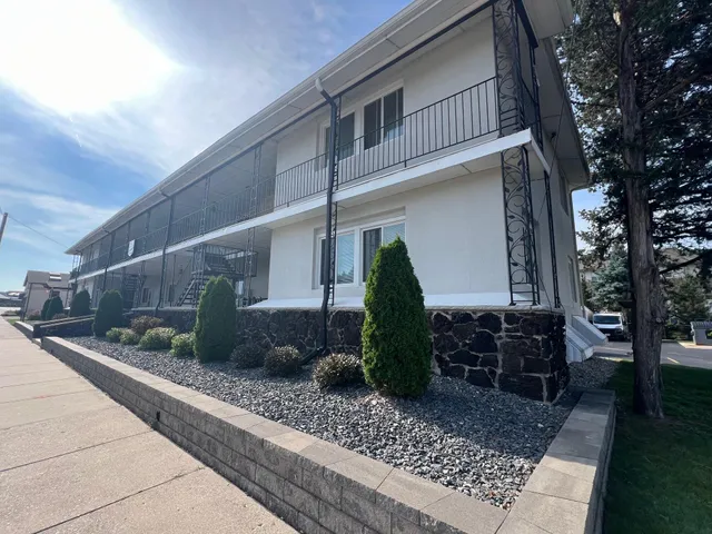 $1,250 | 121 West 2nd Street, Unit 3, Oconomowoc, WI 53066