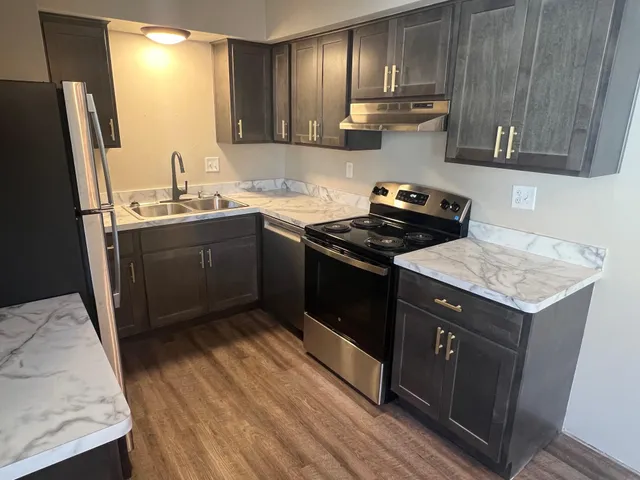 $1,250 | 121 West 2nd Street, Unit 3, Oconomowoc, WI 53066