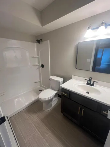 $1,250 | 121 West 2nd Street, Unit 3, Oconomowoc, WI 53066