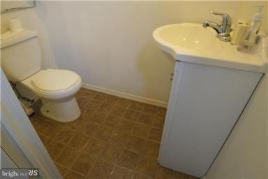 1340 Dalton Road Baltimore, MD 21234 - Photo 11 of 14 Bath