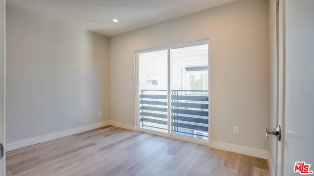 $4,000 | 608 North Gramercy Place, Los Angeles, CA 90004