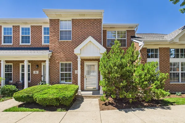 $3,600 | 3 Charlotte Circle, Elmhurst, IL 60126