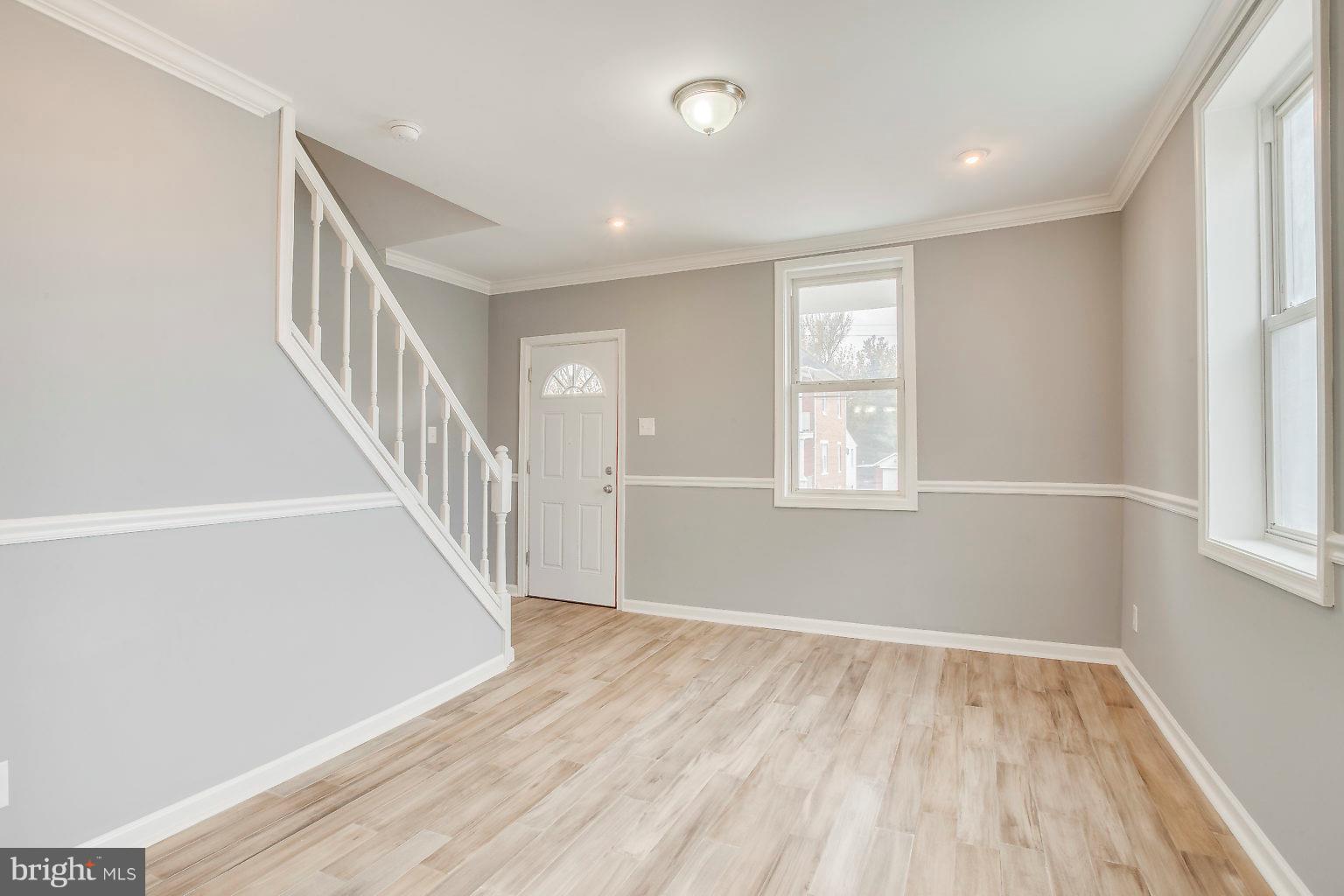 356 Nicholson Road Baltimore, MD 21221 - Photo 11 of 42 Living Room