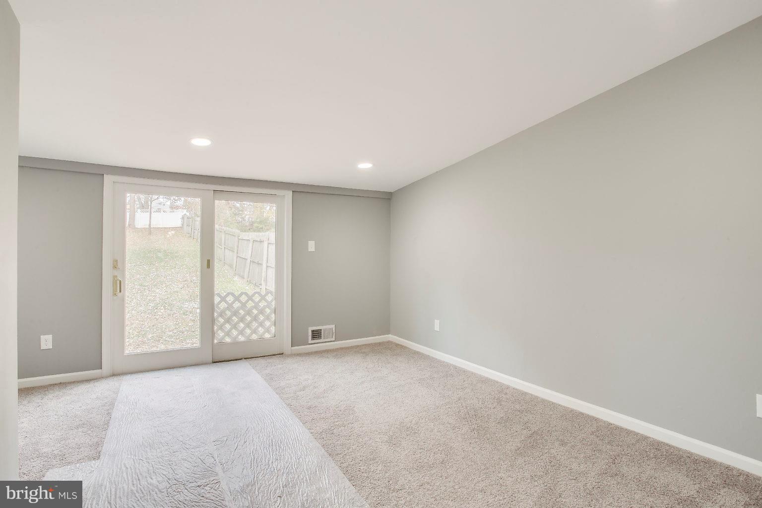 356 Nicholson Road Baltimore, MD 21221 - Photo 21 of 42 Family Room