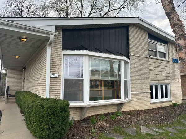 $4,000 | 7258 North Crawford Avenue, Lincolnwood, IL 60712