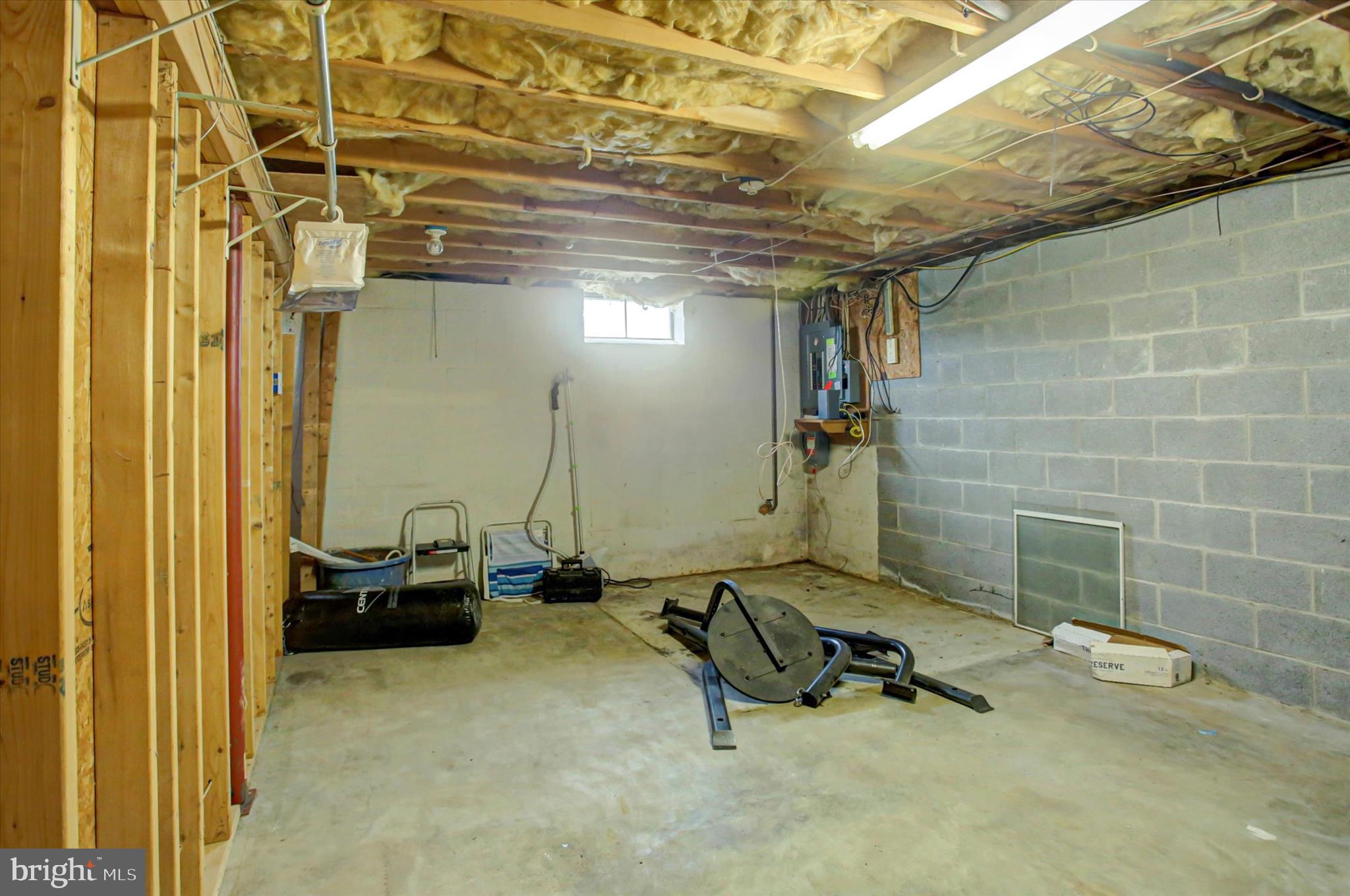 501 Cornell Avenue Hagerstown, MD 21742 - Photo 22 of 28 a bathroom with a sink and a shower