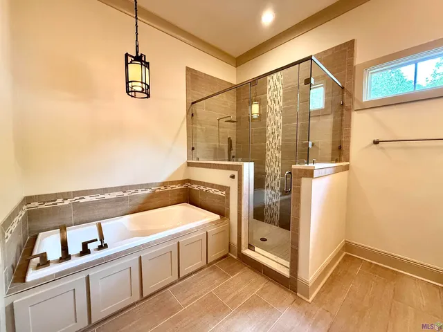 $565,000 | 7037 Etage Court, Baton Rouge, LA 70806