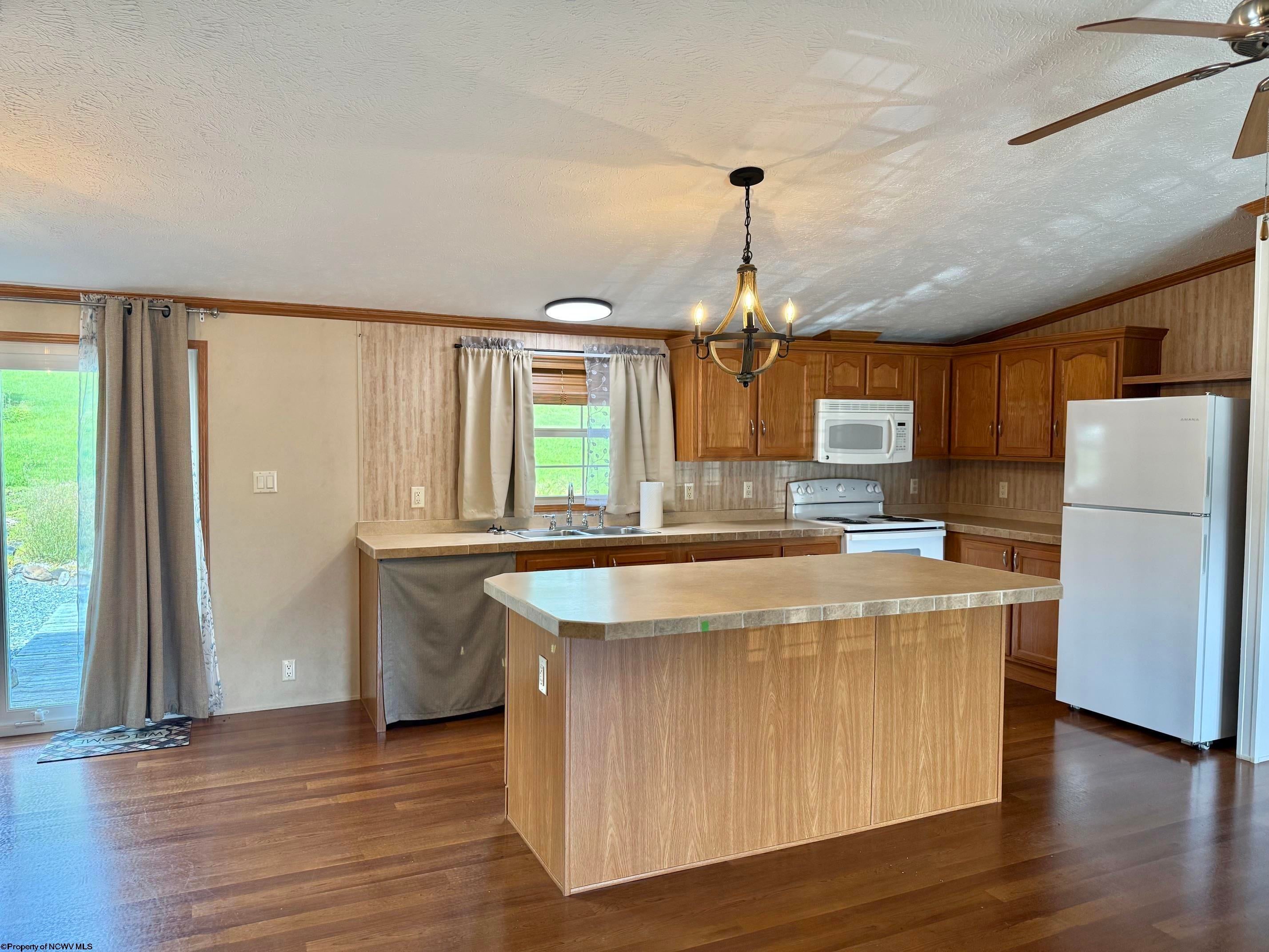 44 5th Street Hendricks, WV 26271 - Photo 4 of 39 Gallery Image 4