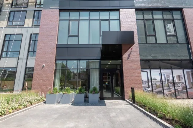 $3,995 | 1640 West Division Street, Unit 301M, Chicago, IL 60622