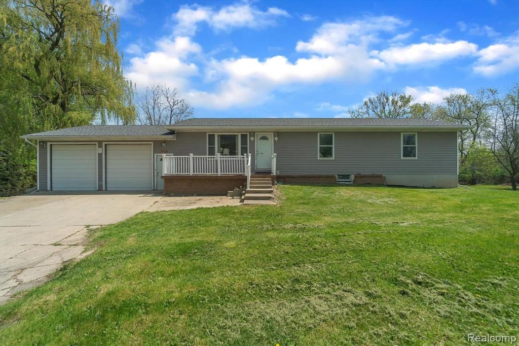 4660 Lansing Road Bancroft, MI 48414 - Photo 3 of 41