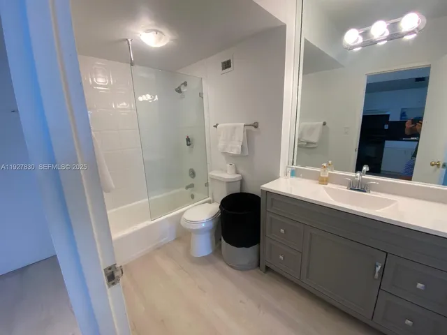 $2,600 | 100 Lincoln Road, Unit 1227, Miami Beach, FL 33139