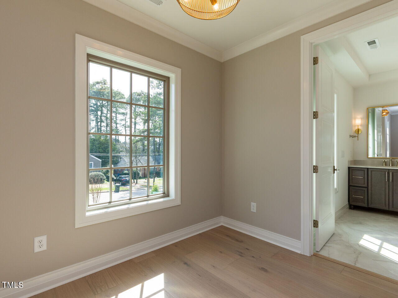 2302 Lyon Street Raleigh, NC 27608 - Photo 26 of 49 022-1280x960-master-bedroom-sitting-area