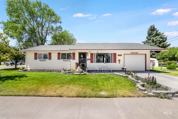 $249,900 | 1545 North 14th E Street, Mountain Home, ID 83647