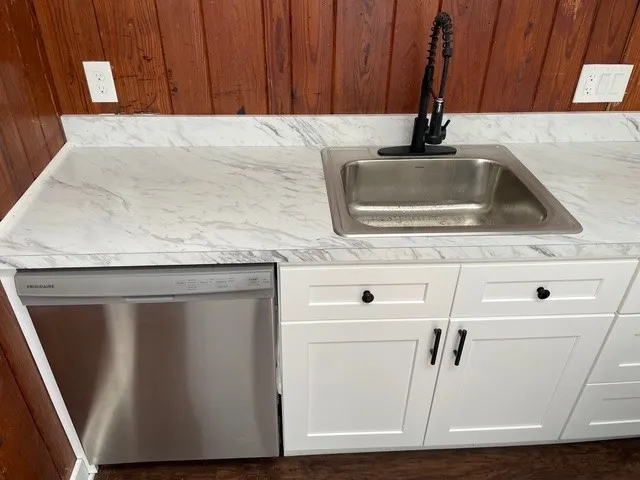 a close view of sink and tap