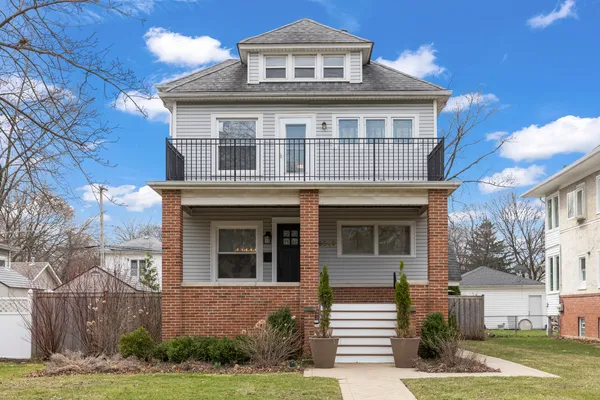 $1,100,000 | 5009 West Catalpa Avenue, Chicago, IL 60630