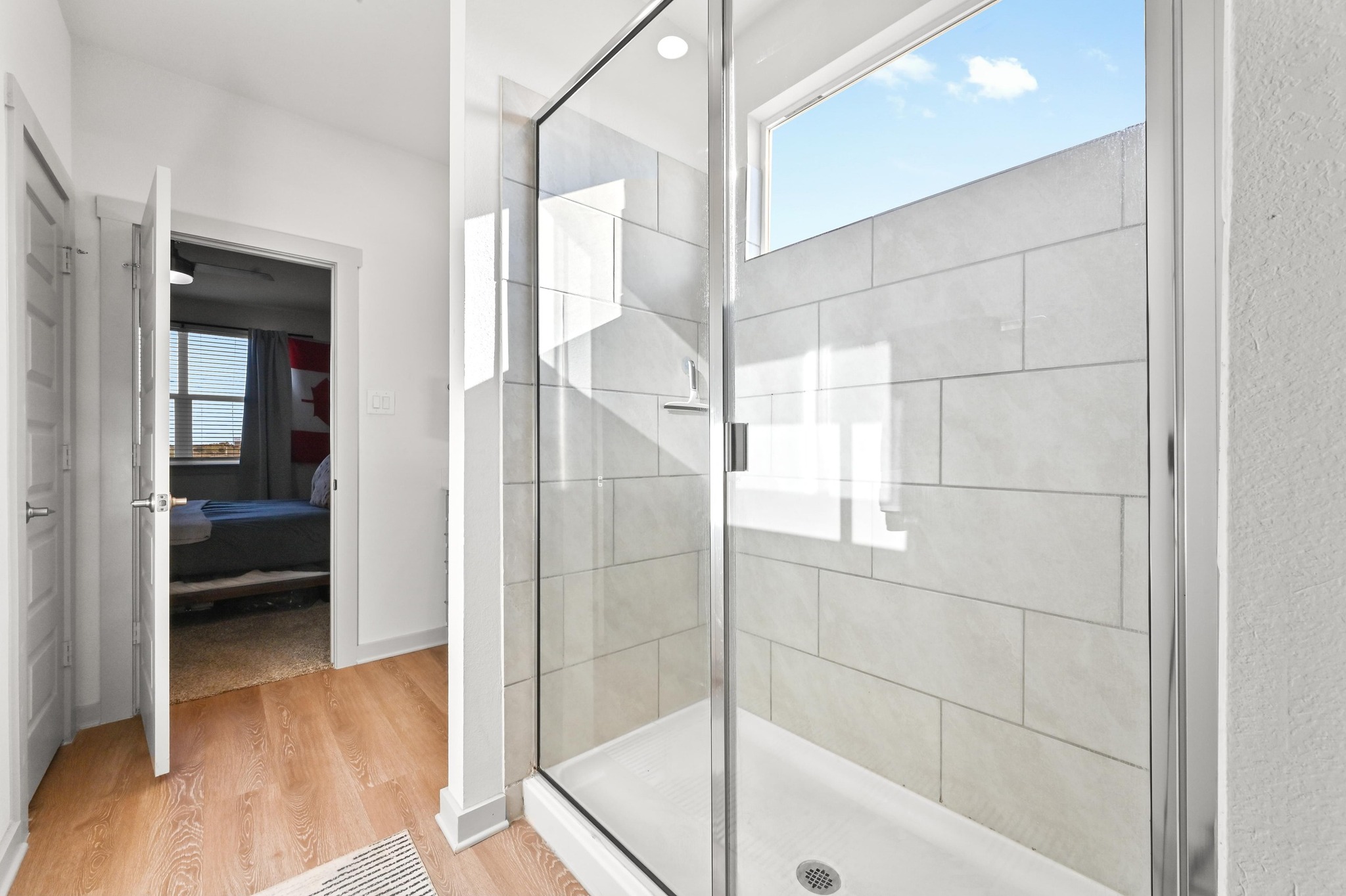 522 Wilshire Road San Marcos, TX 78666 - Photo 13 of 22 a bathroom with a tub and shower