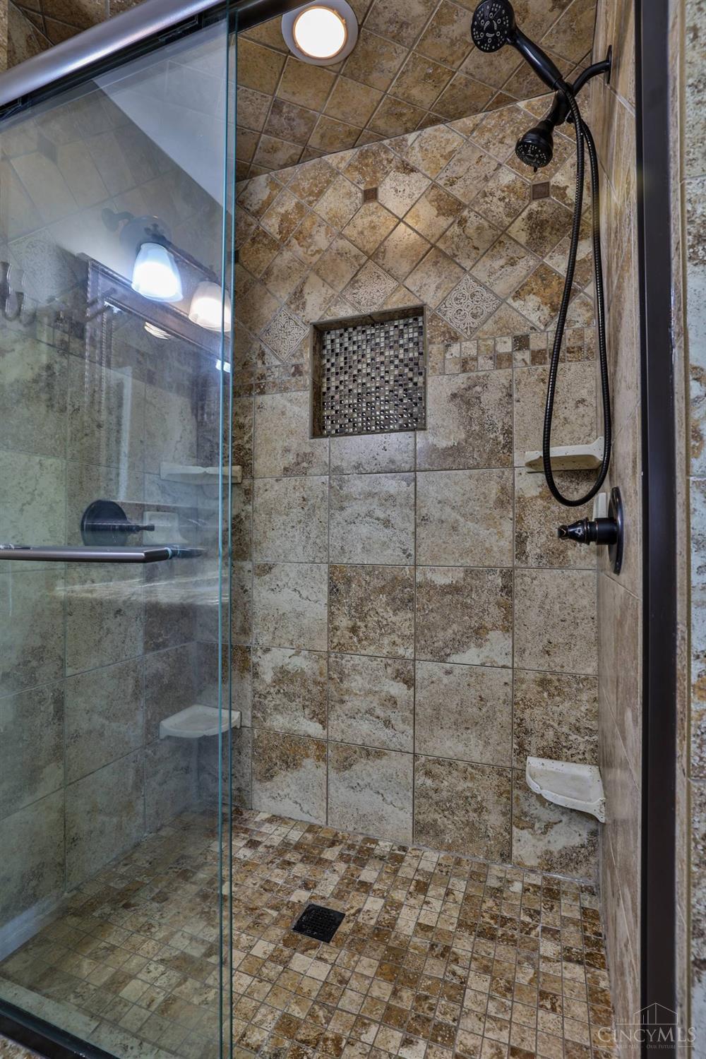 8816 Wuest Road Cincinnati, OH 45251 - Photo 32 of 45 Gallery Image 32