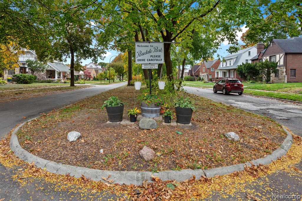 15043 Greenview Road Detroit, MI 48223 - Photo 31 of 41