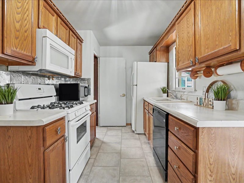 810 12th Street West Milan, IL 61264 - Photo 5 of 18