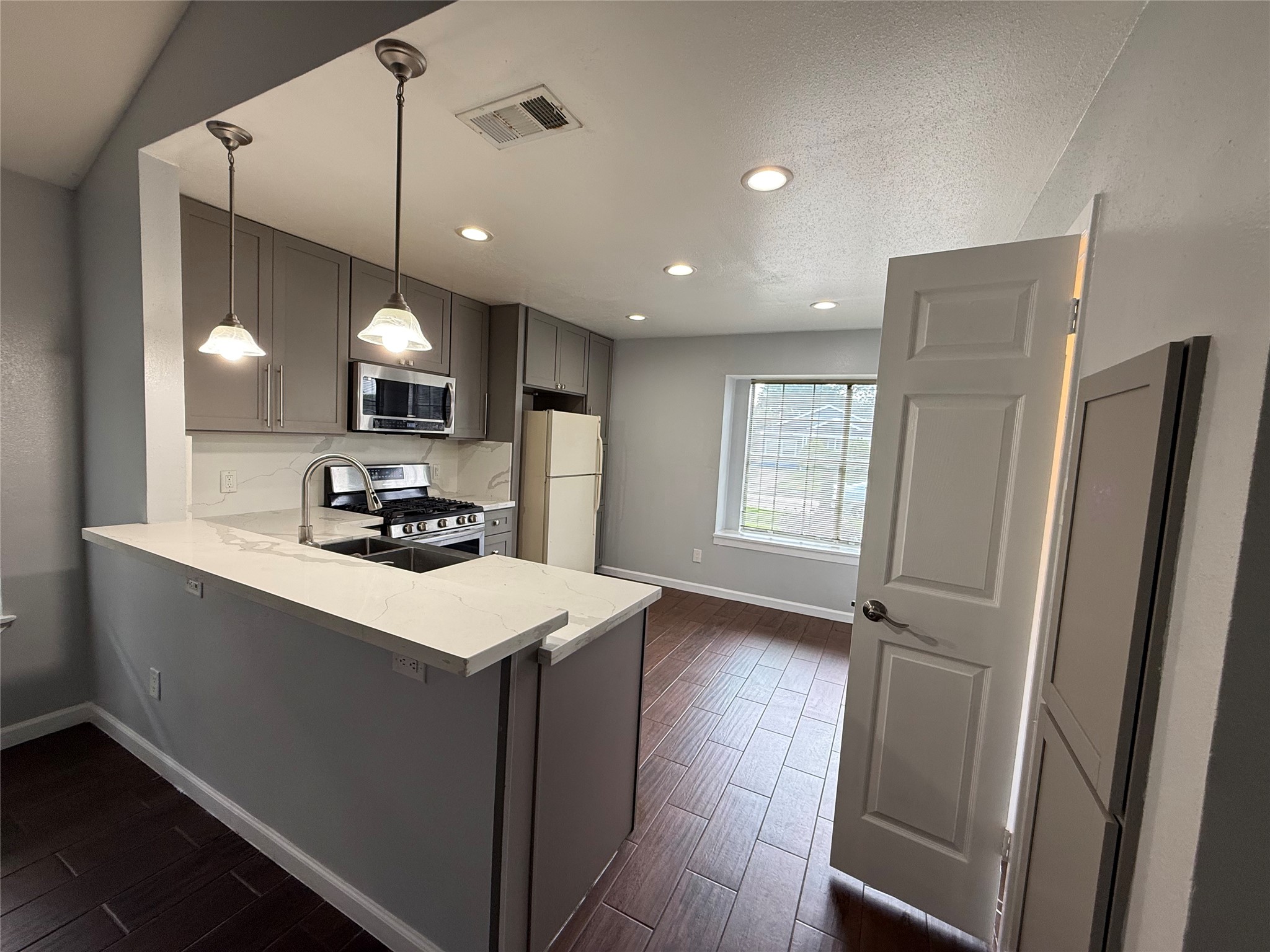 16118 Alden Ridge Drive Houston, TX 77053 - Photo 3 of 18