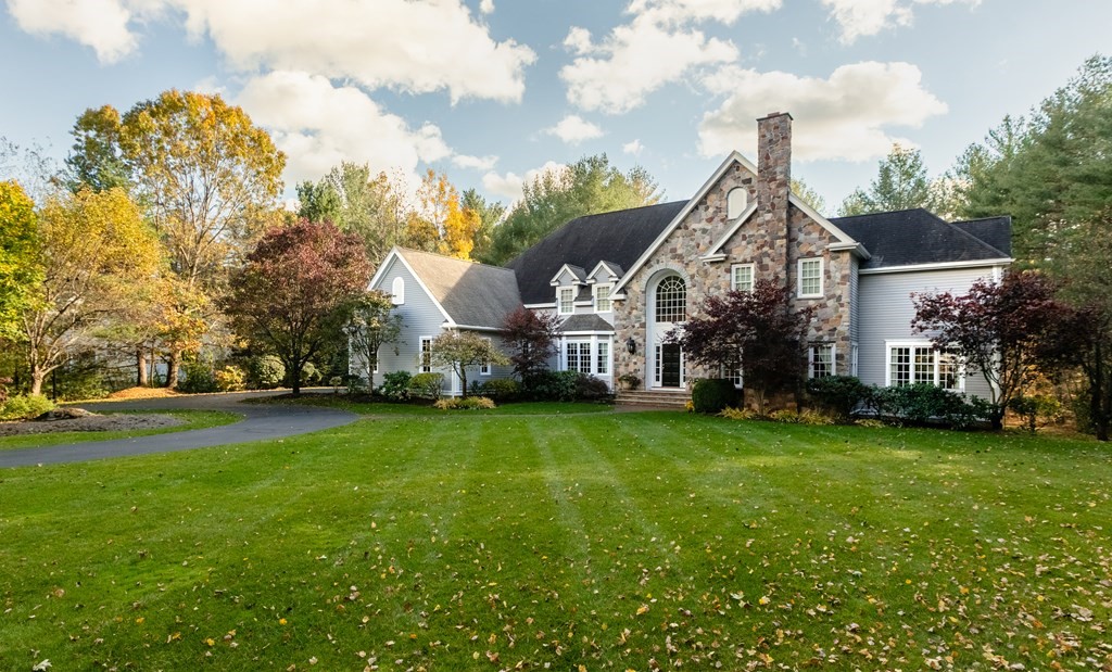 146 Davis Road Carlisle, MA 01741 - Photo 1 of 31 Gallery Image 1