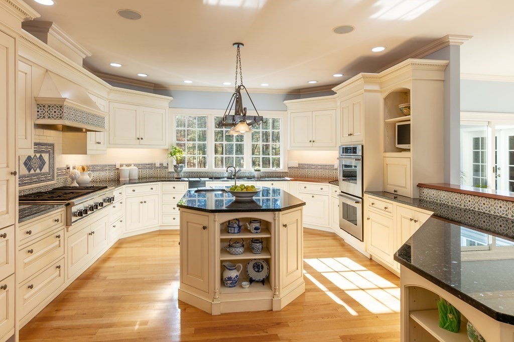 146 Davis Road Carlisle, MA 01741 - Photo 6 of 31 Gallery Image 6
