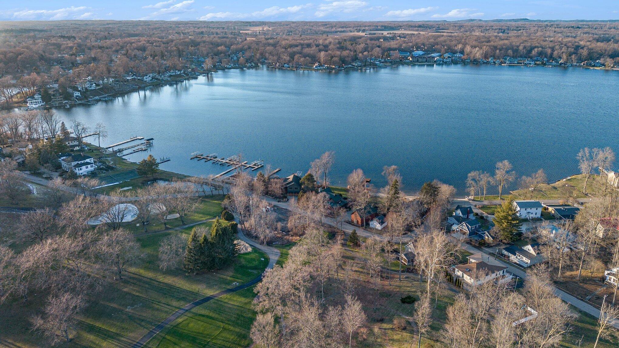 4862 Knoll Court Watervliet, MI 49098 - Photo 2 of 14 001_file_7854