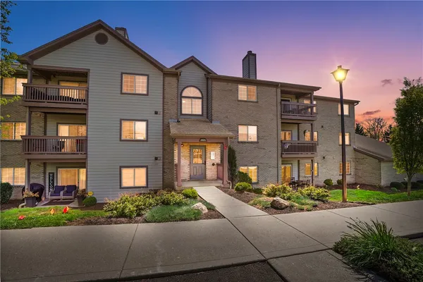 $249,900 | 8171 Autumn Woods Lane, Unit 207, West Chester, OH 45069