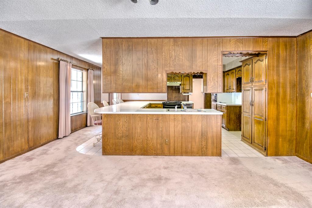 504 South Kirby Street Pilot Point, TX 76258 - Photo 7 of 39