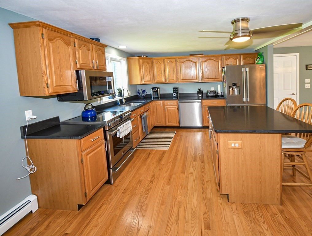 7 Woodman Road Amesbury, MA 01913 - Photo 3 of 36 Gallery Image 3