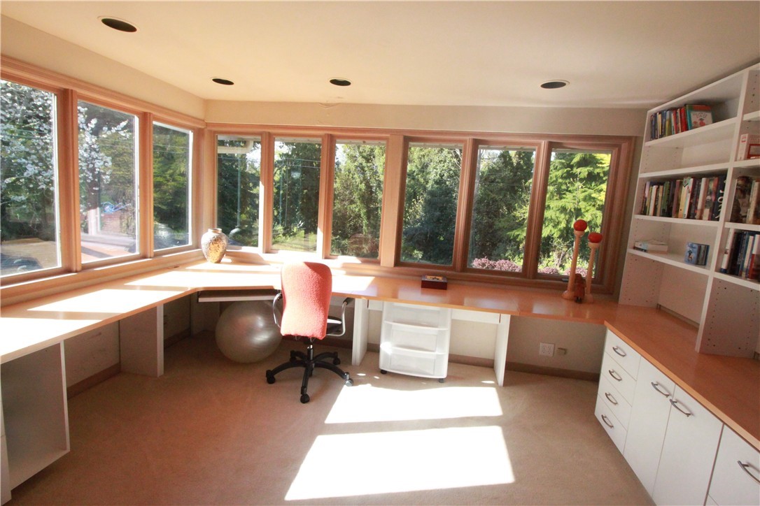 9623 Southwest 117th Street Vashon, WA 98070 - Photo 16 of 25