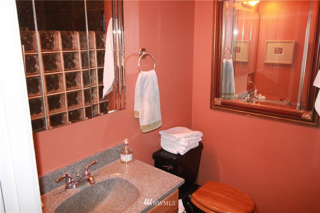 9623 Southwest 117th Street Vashon, WA 98070 - Photo 20 of 25