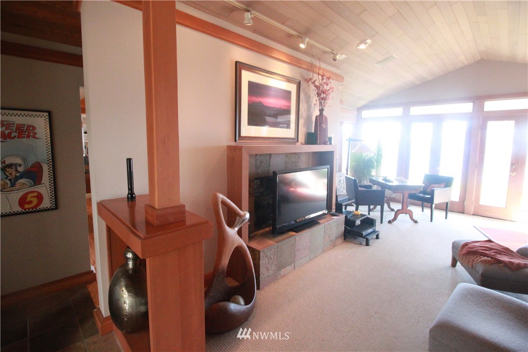 9623 Southwest 117th Street Vashon, WA 98070 - Photo 8 of 25