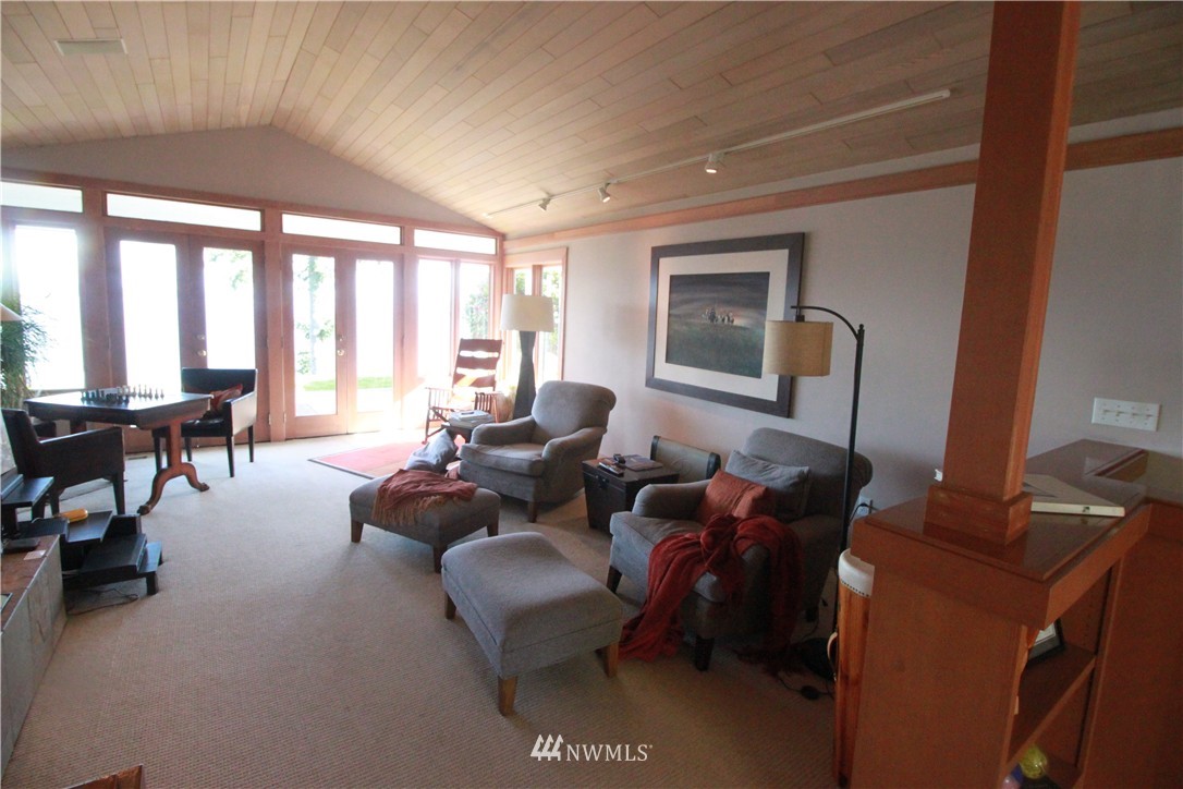 9623 Southwest 117th Street Vashon, WA 98070 - Photo 9 of 25