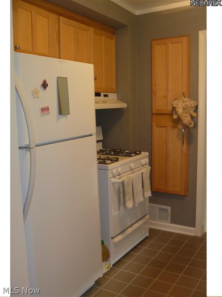 3890 Salisbury Road South Euclid, OH 44121 - Photo 9 of 22