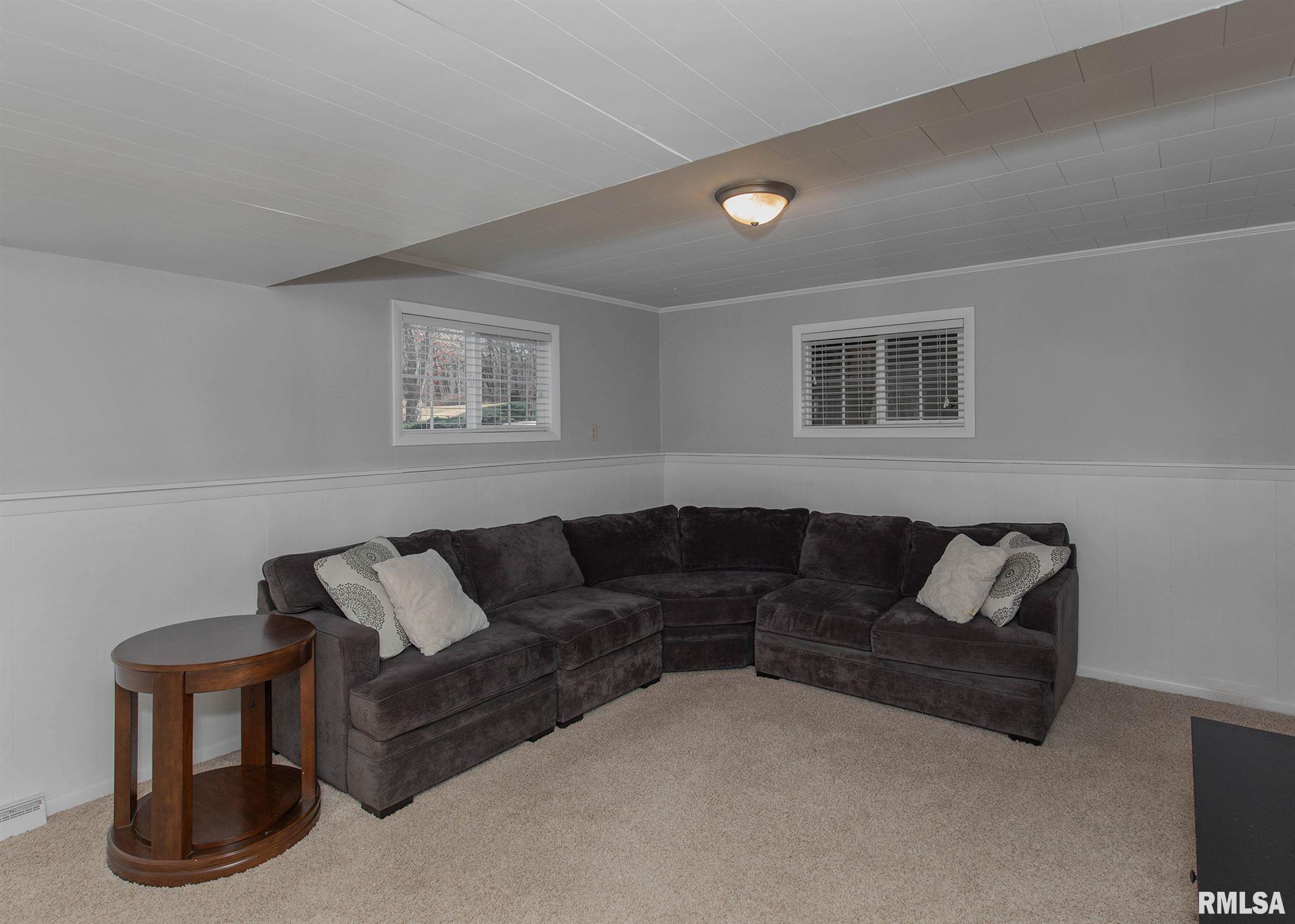 2622 Fairhaven Road Davenport, IA 52803 - Photo 23 of 29 Gallery Image 23