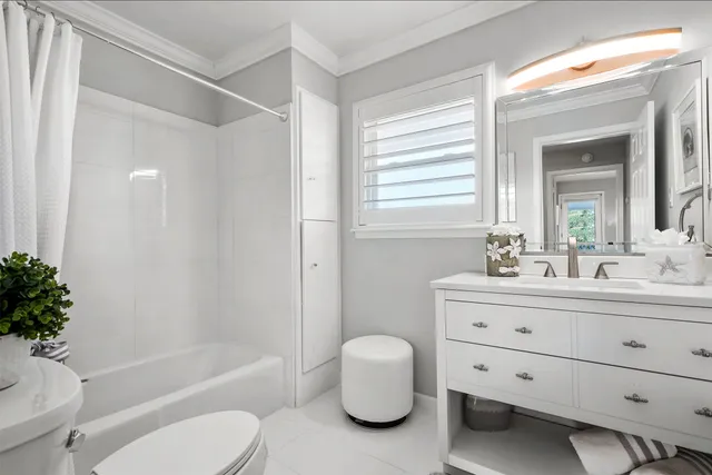 $1,200,000 | 2011 Sea Cove Court, Nassau Bay, TX 77058