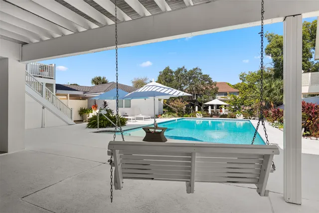 $1,200,000 | 2011 Sea Cove Court, Nassau Bay, TX 77058