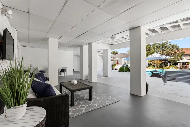 $1,200,000 | 2011 Sea Cove Court, Nassau Bay, TX 77058