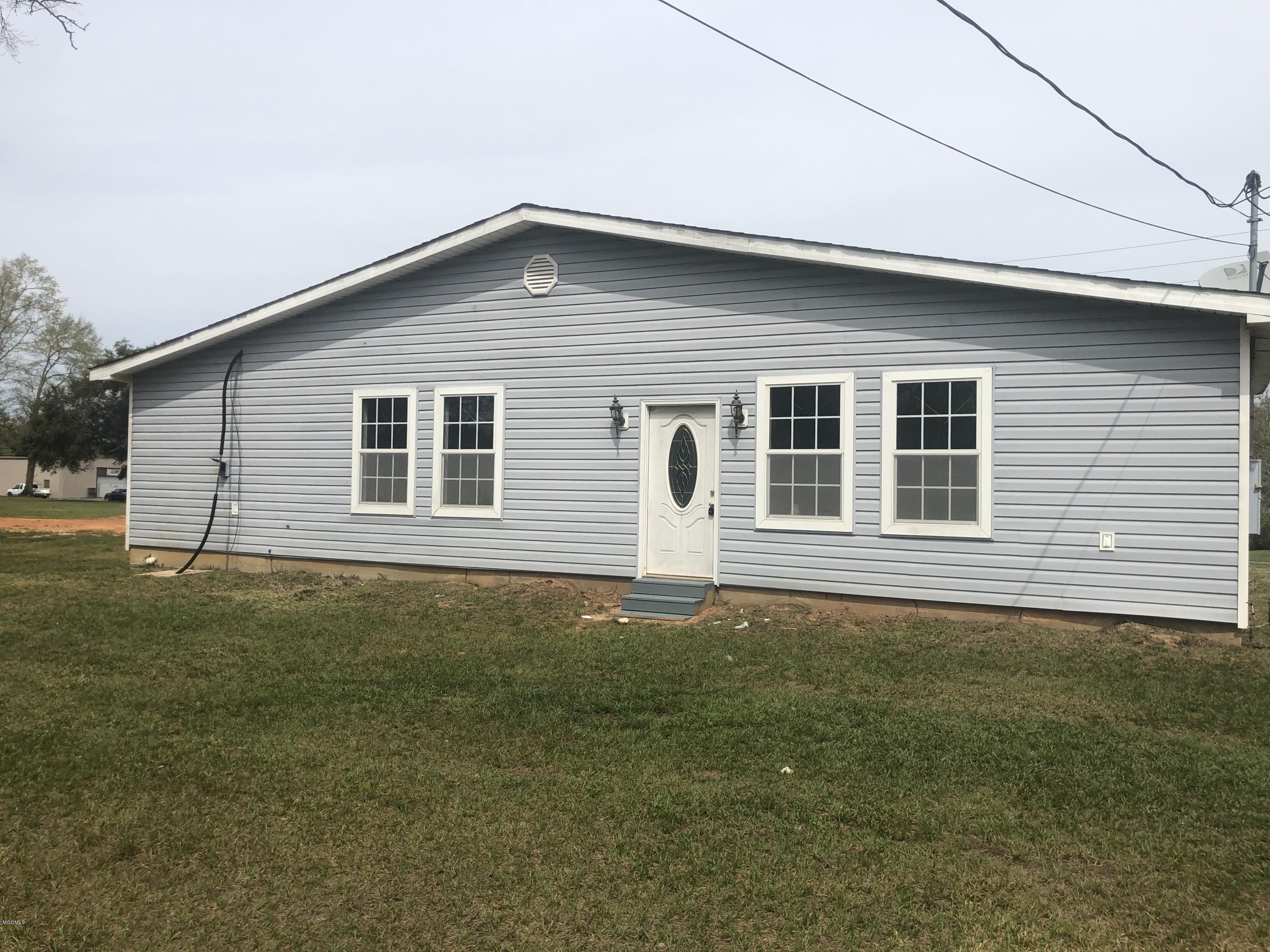 4818 Mc Innis Avenue Moss Point, MS 39563 - Photo 24 of 33 79184A95-E4A6-46EA-A63B-8AEE619F3766