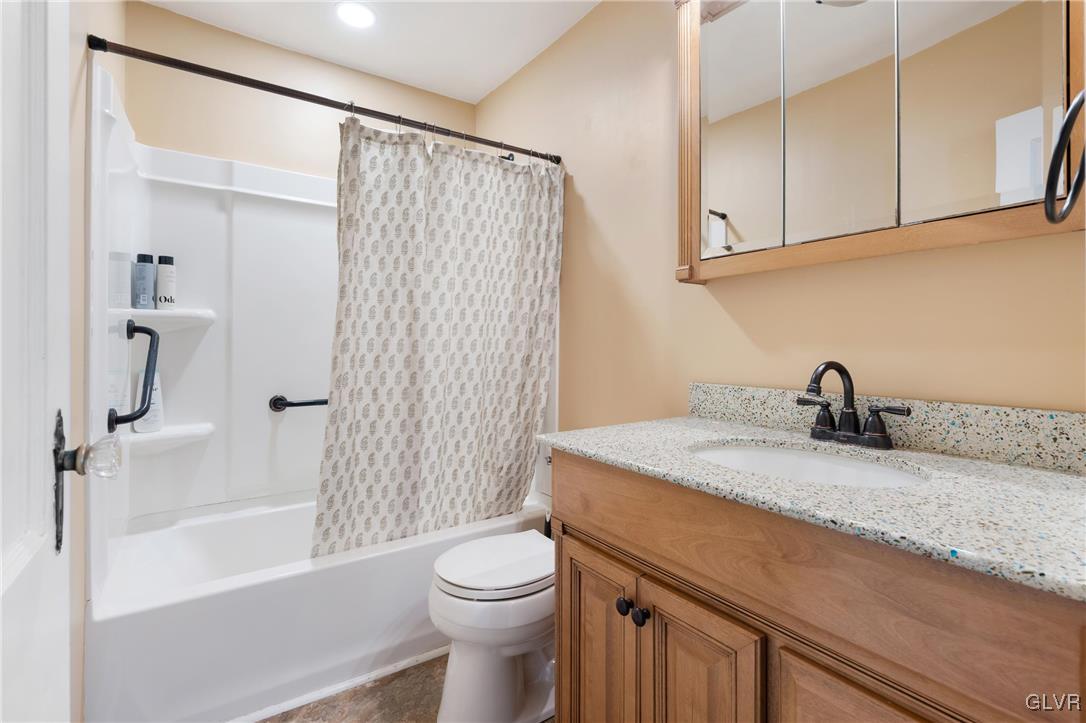 4717 Lanark Road Center Valley, PA 18034 - Photo 11 of 26 Gallery Image 11