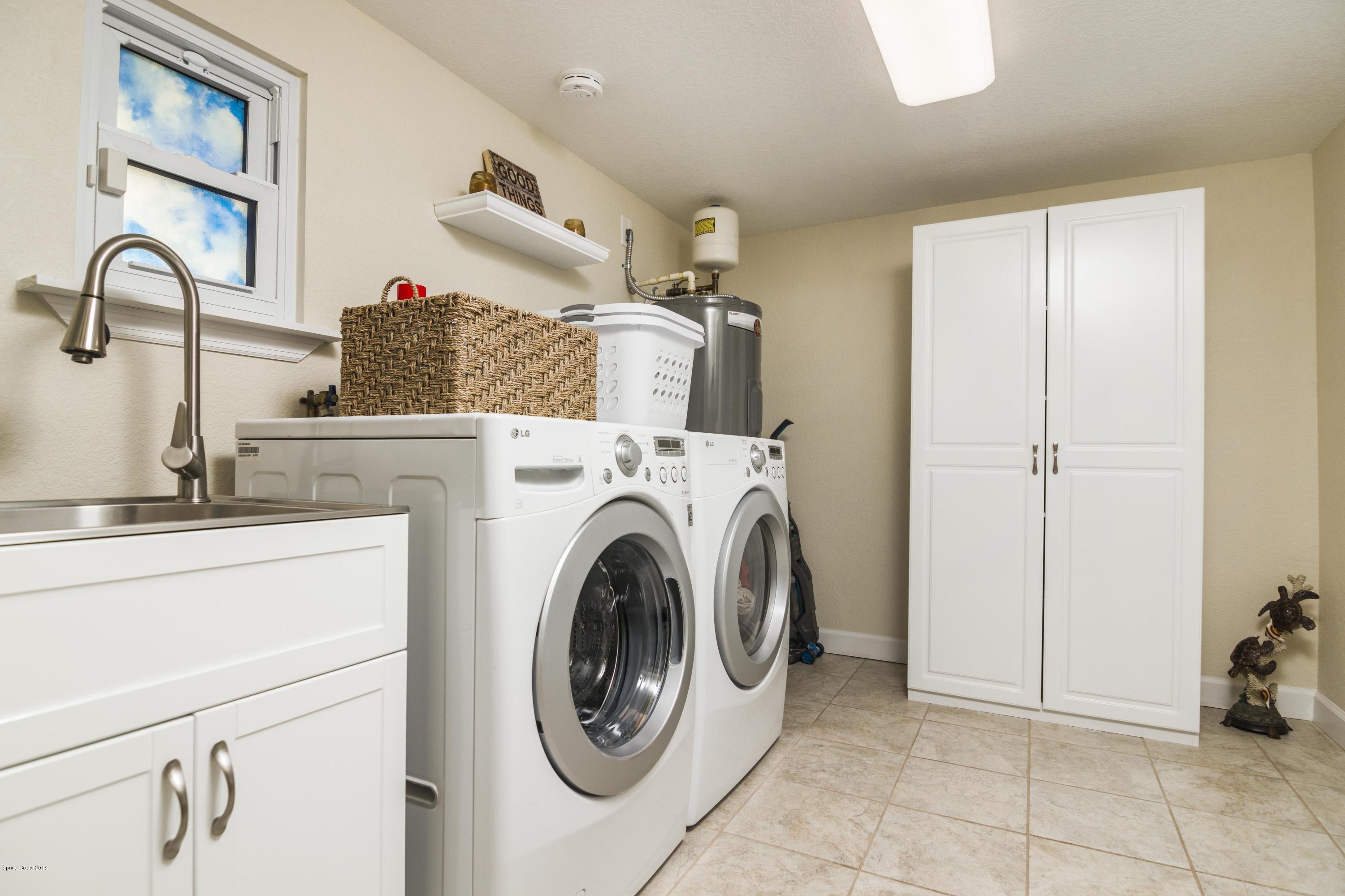 2665 Locksley Road Melbourne, FL 32935 - Photo 8 of 23 IMG_1897
