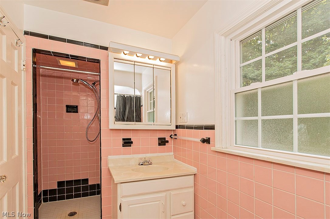 3602 Northcliffe Road University Heights, OH 44118 - Photo 17 of 28